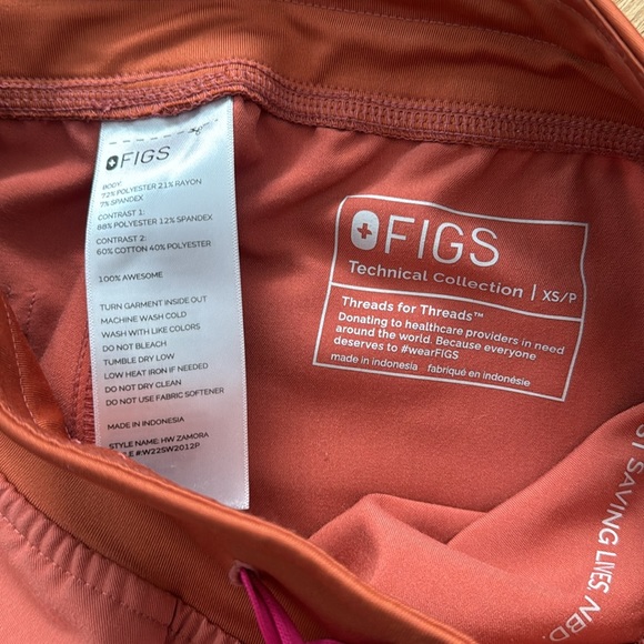 Figs High Waisted Zamora Joggers Scrub Pants - Picture 3 of 3